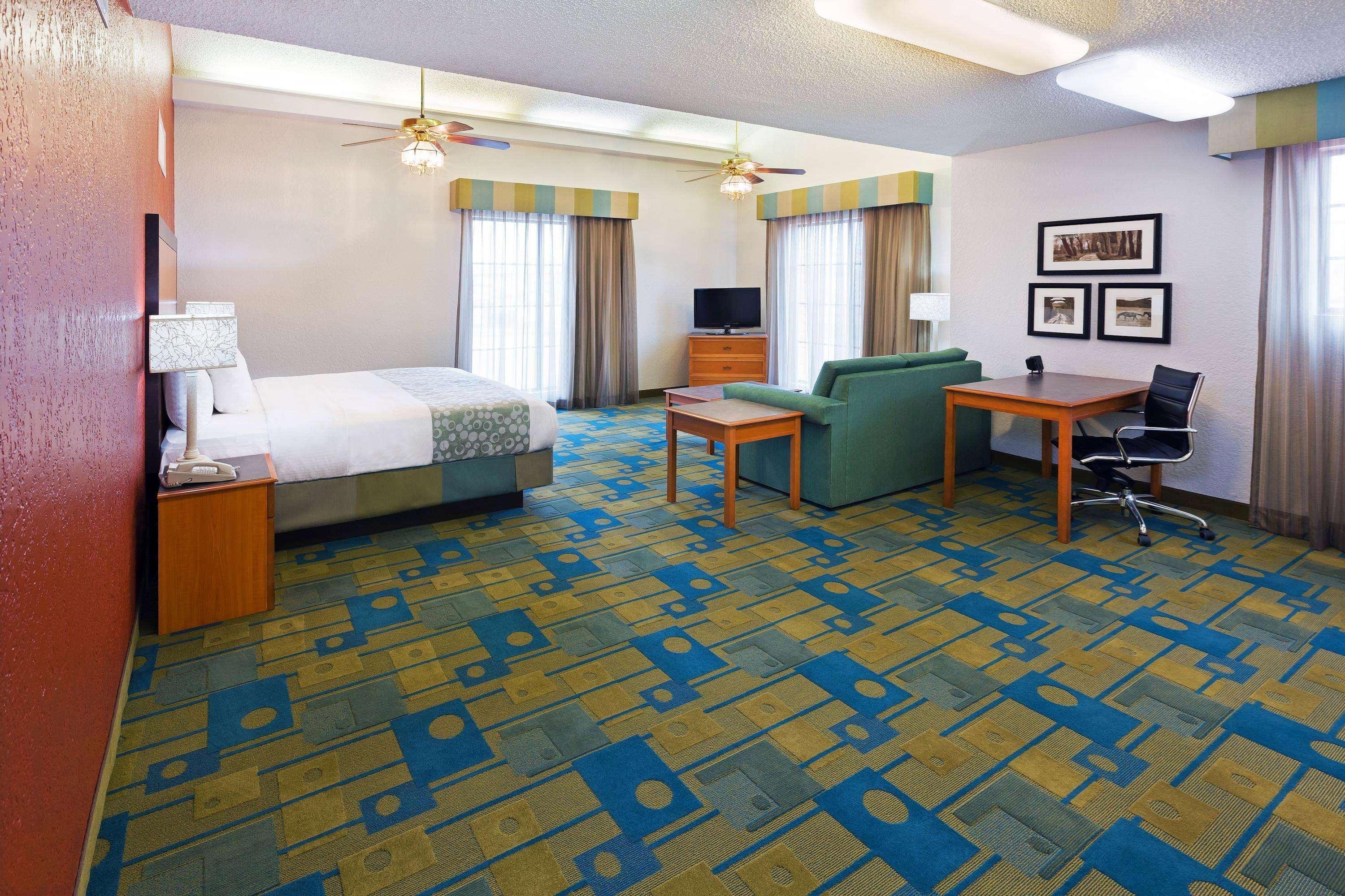 La Quinta Inn By Wyndham Victoria Εξωτερικό φωτογραφία