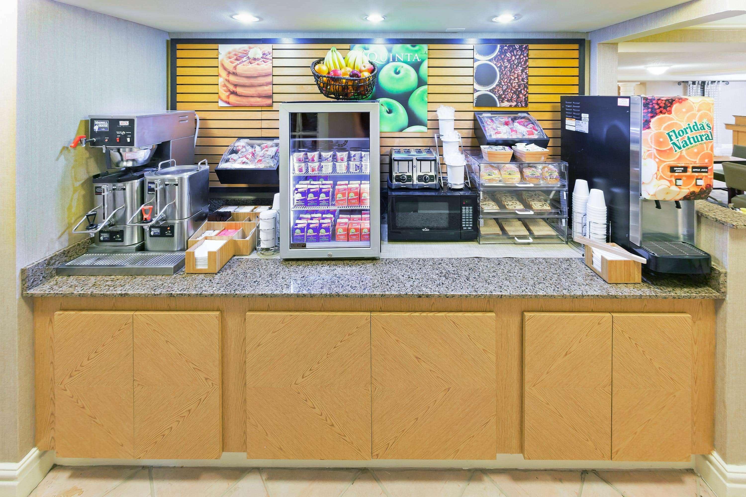 La Quinta Inn By Wyndham Victoria Εξωτερικό φωτογραφία