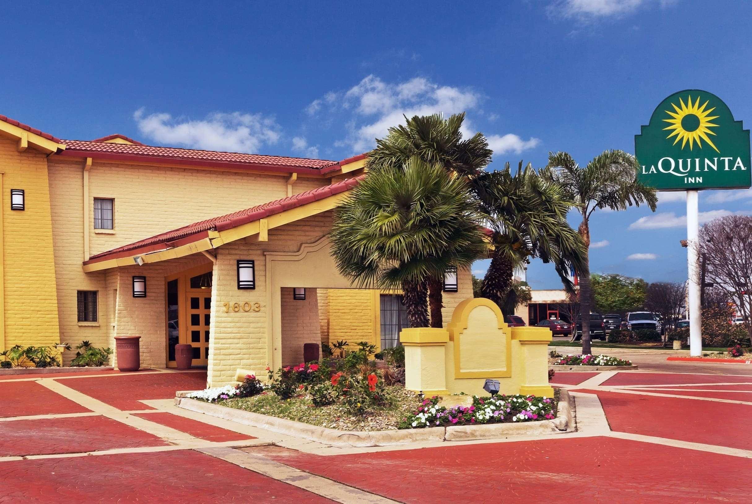 La Quinta Inn By Wyndham Victoria Εξωτερικό φωτογραφία
