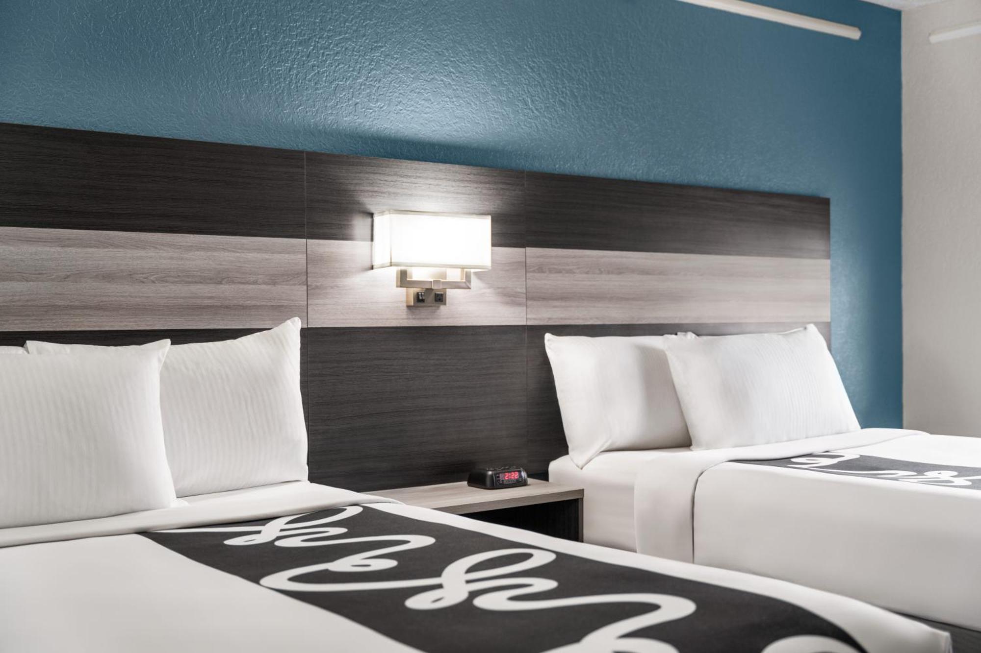 La Quinta Inn By Wyndham Victoria Εξωτερικό φωτογραφία