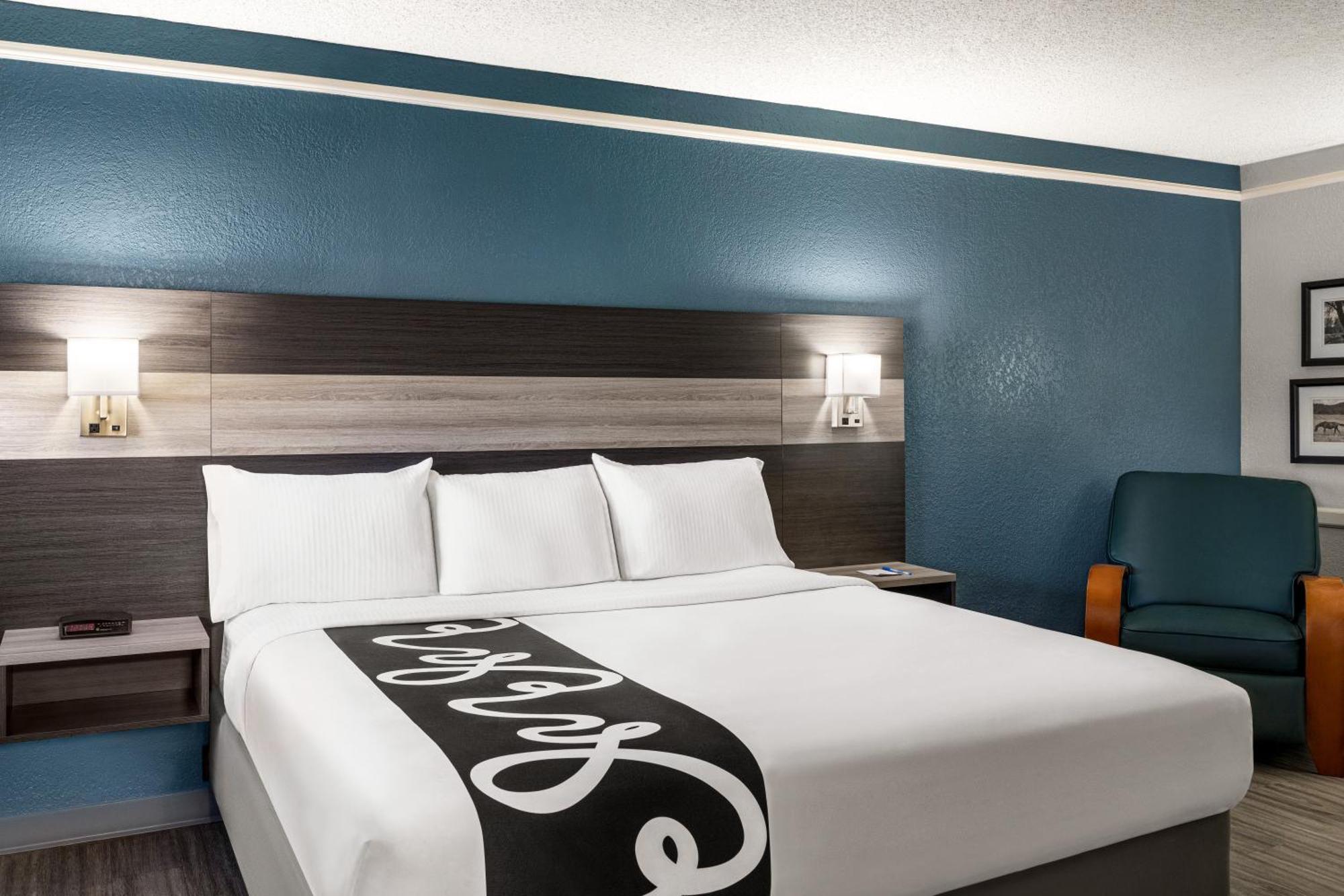 La Quinta Inn By Wyndham Victoria Εξωτερικό φωτογραφία