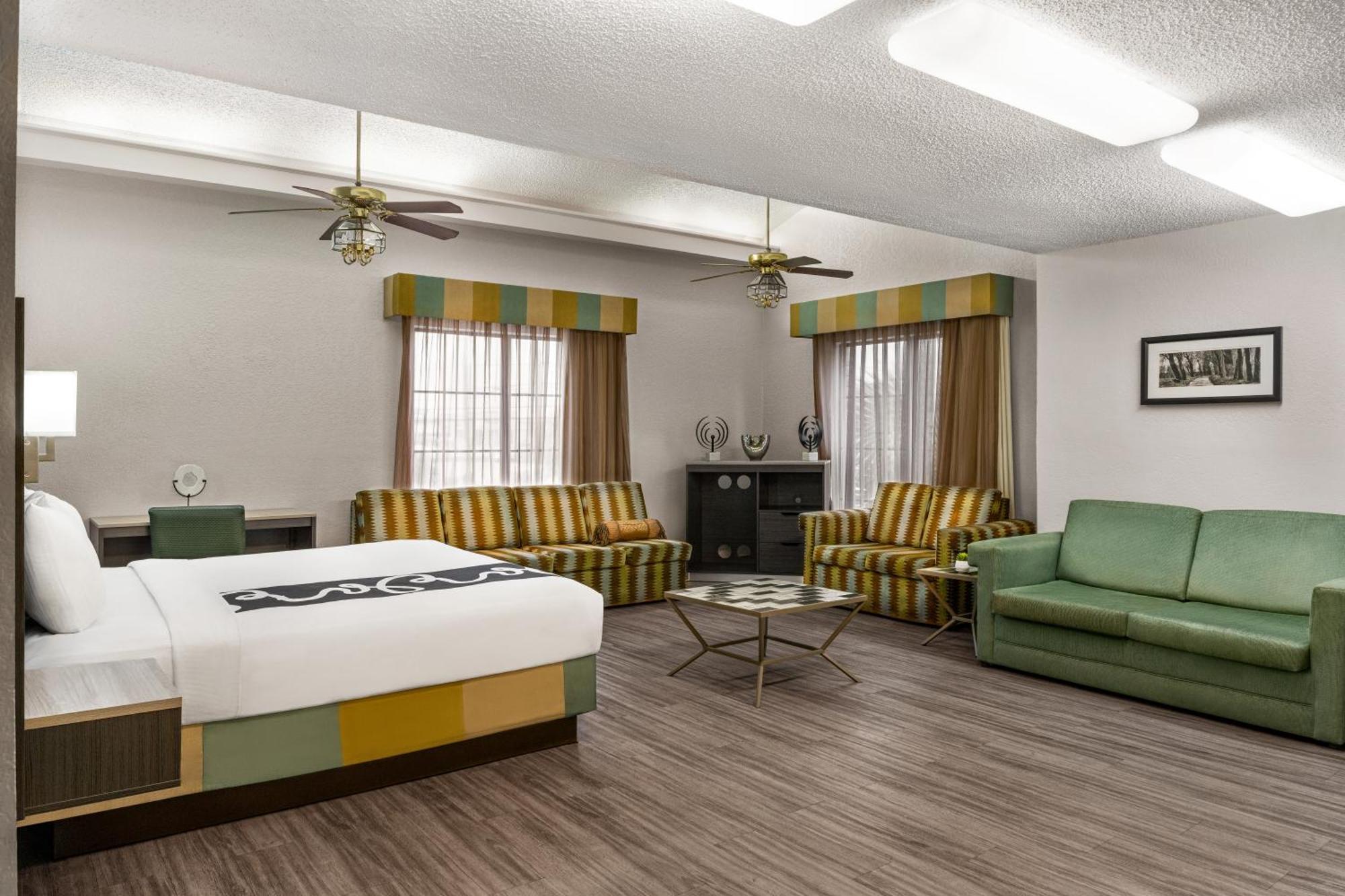 La Quinta Inn By Wyndham Victoria Εξωτερικό φωτογραφία
